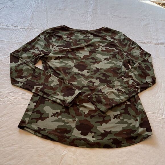 Green Camo V-Neck Long Sleeve - Picture 4 of 4